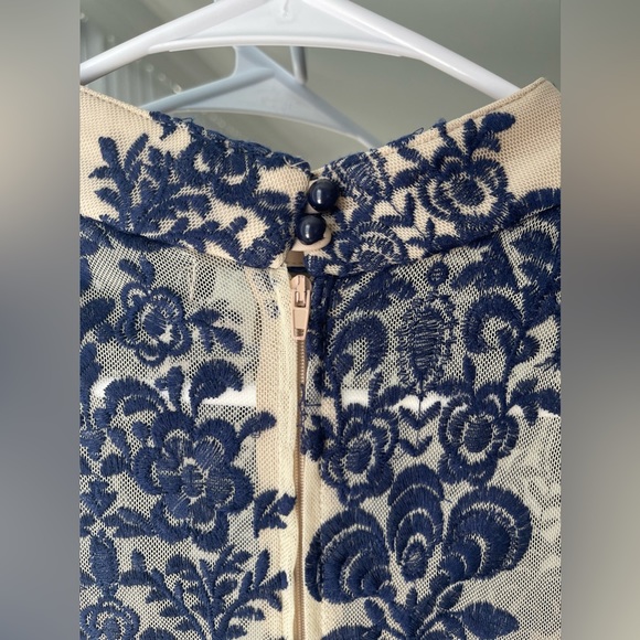 Dress - Picture 6 of 7